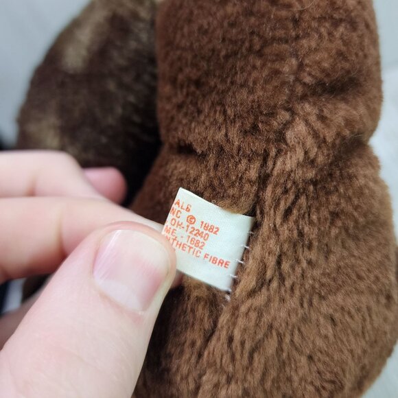 Vintage America Wego Bear Plush Holding Rabbit / Dog Stuffed Animals Toy 1982 - Picture 6 of 9